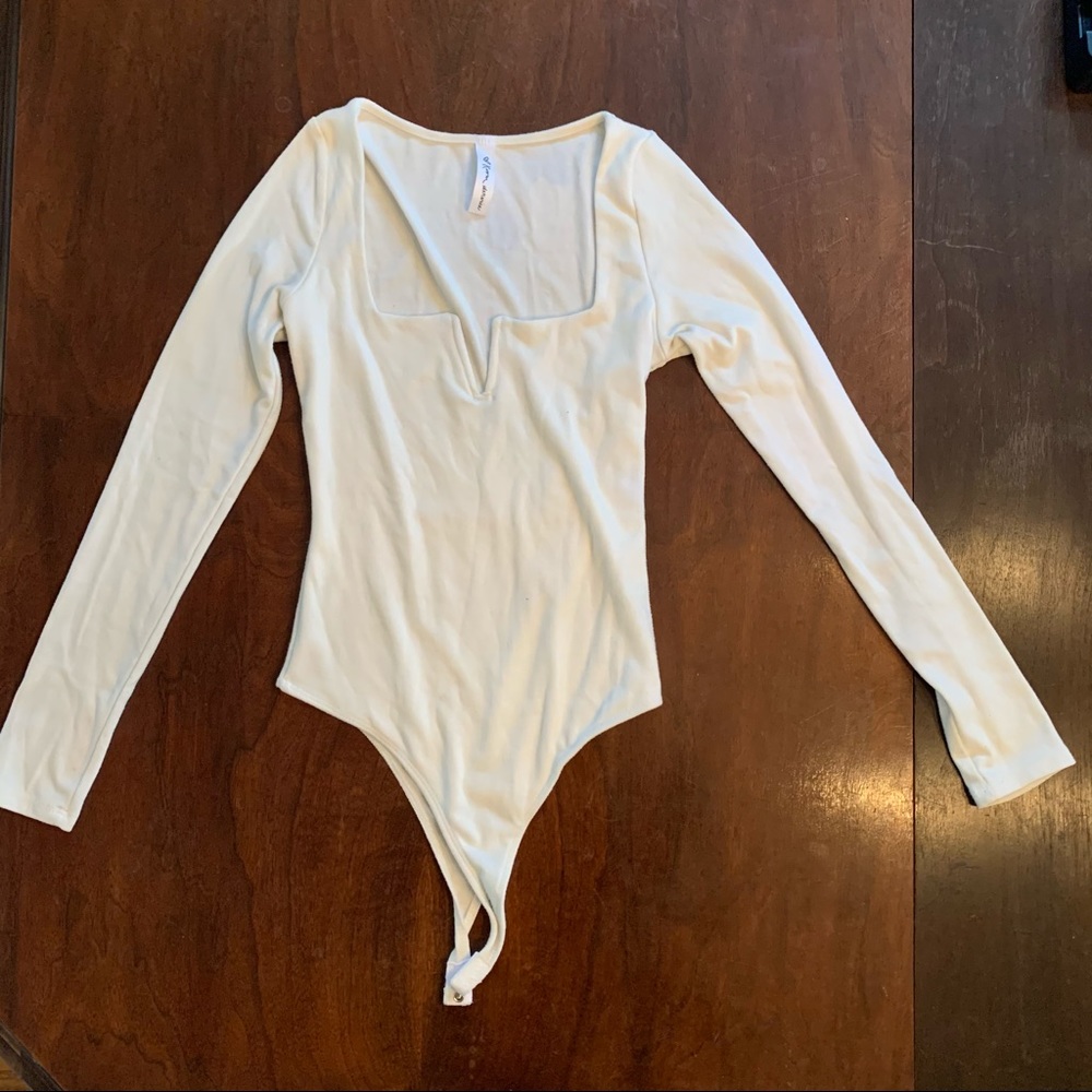 M for Mendocino white bodysuit size medium